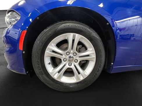 Used 2020 Dodge Charger SXT w/ Cold Weather Package RWD image 9