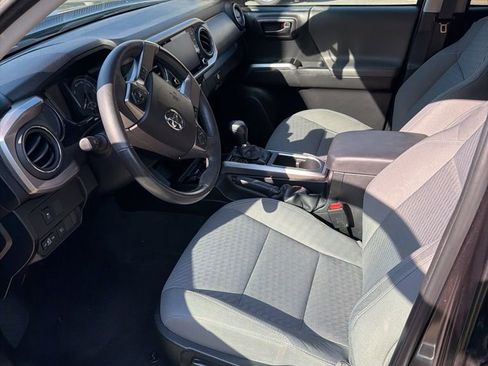 Used 2022 Toyota Tacoma SR5 RWD image 7