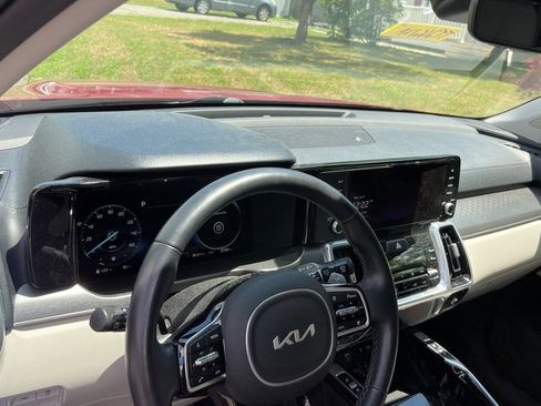 Used 2023 Kia Sorento SX Prestige AWD/4WD image 3
