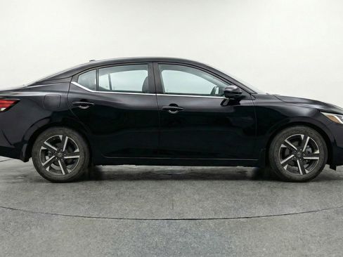 Used 2025 Nissan Sentra SV image 11