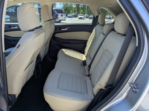 Used 2024 Ford Edge SE AWD/4WD image 12