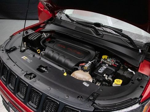 Used 2020 Jeep Compass Latitude image 29