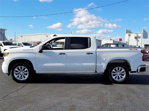 Used 2022 Chevrolet Silverado 1500 Custom image 4