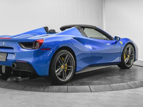 Used 2018 Ferrari 488 Spider image 8