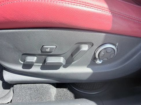 Used 2025 Genesis GV70 2.5T w/ Sport Prestige Package AWD/4WD image 5