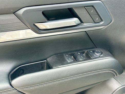 Used 2025 GMC Terrain Elevation AWD/4WD image 18