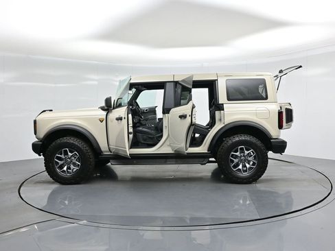 New 2025 Ford Bronco Badlands image 34