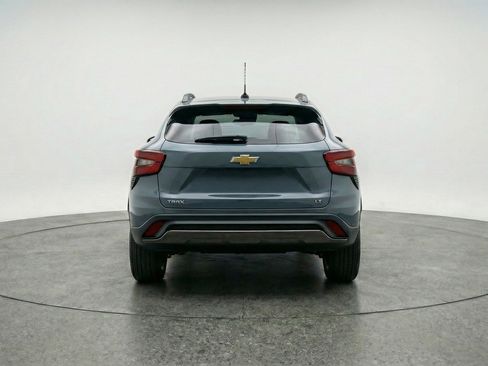 Used 2025 Chevrolet Trax LT image 7