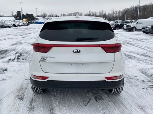 Used 2019 Kia Sportage LX image 4