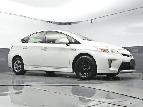Used 2014 Toyota Prius Two FWD image 36