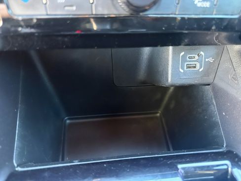 Used 2023 Jeep Compass Sport image 26