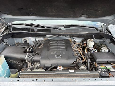 Used 2020 Toyota Tundra SR5 w/ SR5 Upgrade Package AWD/4WD image 8