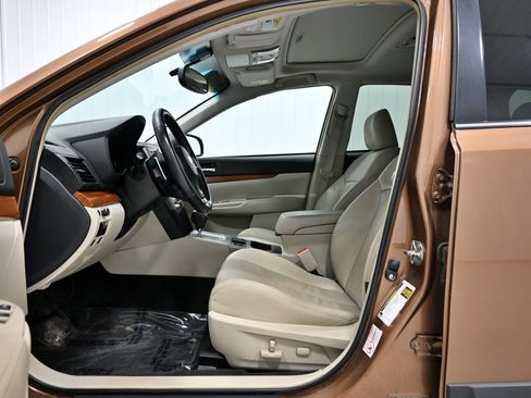 Used 2013 Subaru Outback 2.5i Limited AWD/4WD image 5