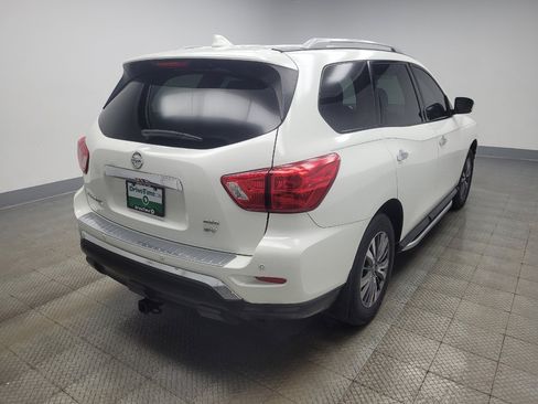 Used 2020 Nissan Pathfinder SV image 9