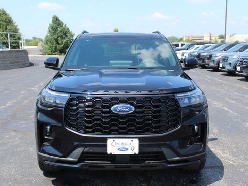 New 2026 Ford Explorer ST-Line w/ ST-Line Street Pack AWD/4WD image 9