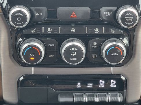 Used 2019 RAM 1500 Limited image 24