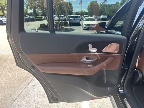 Certified 2025 Mercedes-Benz GLS 450 4MATIC image 24