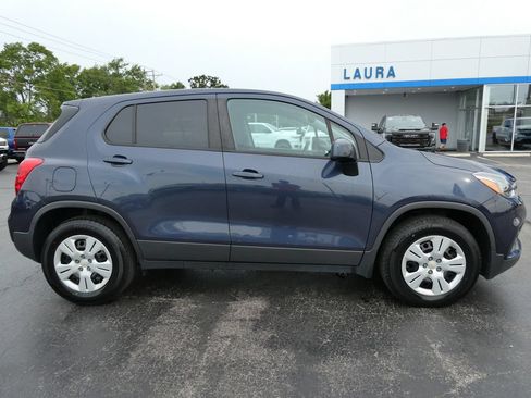 Used 2019 Chevrolet Trax LS w/ Tint and Cruise Package FWD image 4
