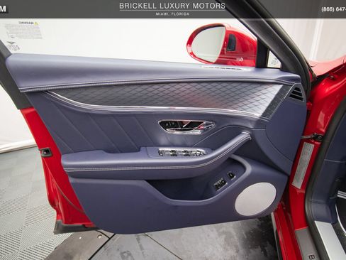 Used 2024 Bentley Flying Spur V8 AWD/4WD image 50