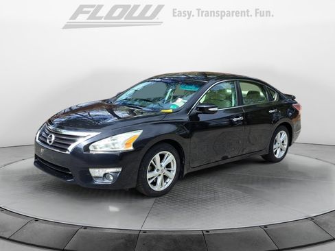 Used 2015 Nissan Altima 2.5 SV w/ Convenience Package image 4