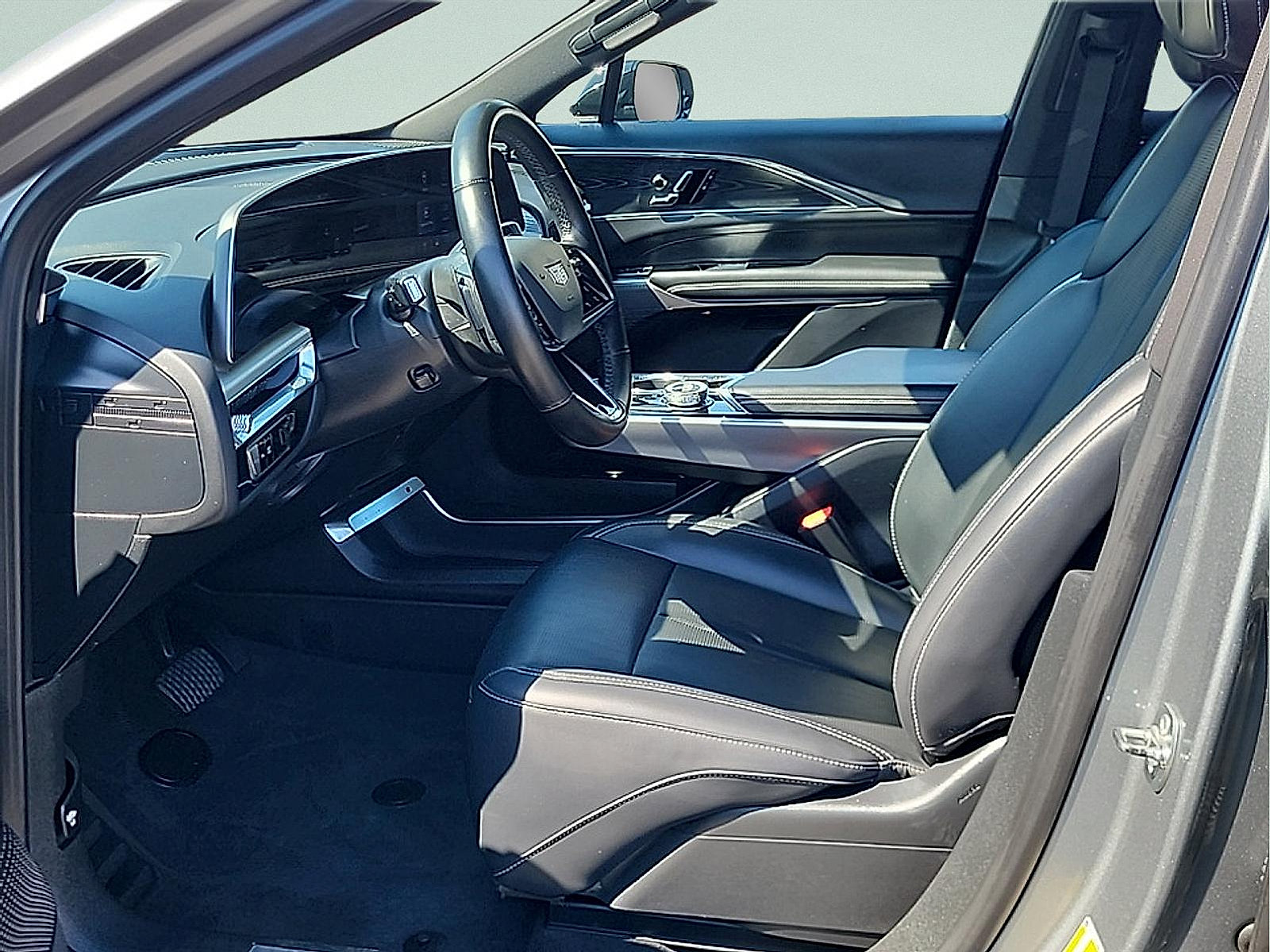 Certified 2024 Cadillac Lyriq Sport AWD/4WD image 13