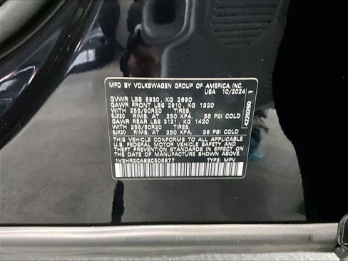 Used 2025 Volkswagen Atlas SE AWD/4WD image 35