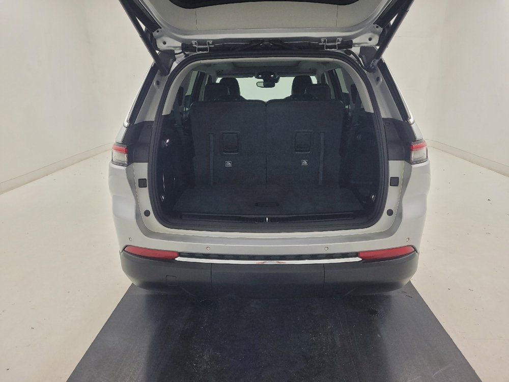 Used 2022 Jeep Grand Cherokee L Limited RWD image 29
