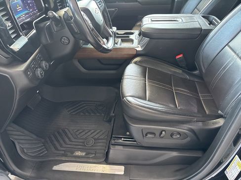 Used 2022 Chevrolet Silverado 1500 High Country w/ High Country Premium Package image 7