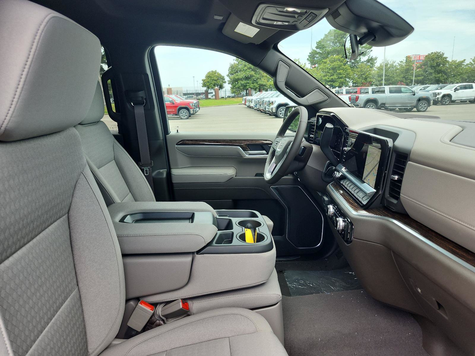 New 2026 GMC Sierra 1500 SLE AWD/4WD image 8