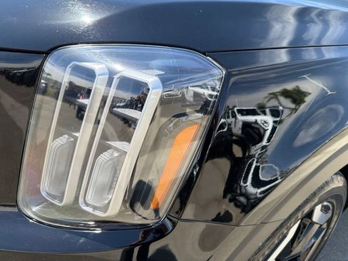 Used 2025 Kia Telluride S AWD/4WD image 11