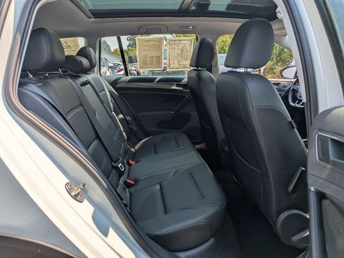 Used 2018 Volkswagen Golf Alltrack AWD/4WD image 32