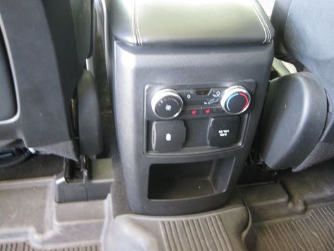 Used 2020 Ford Explorer Limited image 29