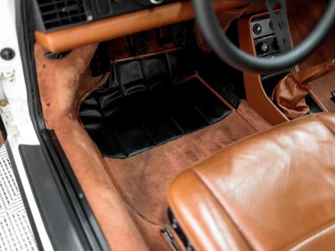 Used 1989 Porsche 911 Carrera RWD image 39
