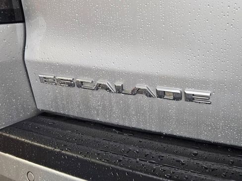 Used 2018 Cadillac Escalade Premium Luxury image 33