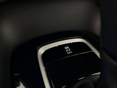 Used 2025 Toyota Corolla LE image 33