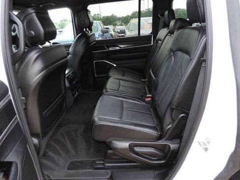 Used 2024 Jeep Wagoneer Series II w/ Flexible Seating Group RWD image 24