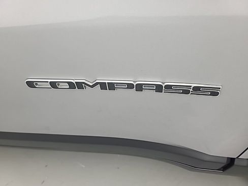 Used 2020 Jeep Compass Limited FWD image 12