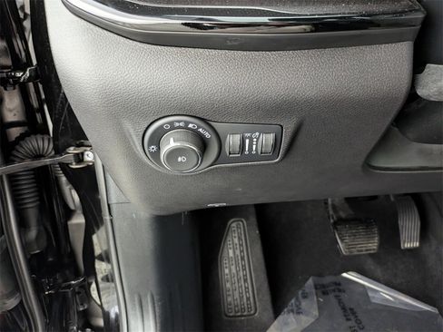 New 2026 Jeep Compass Latitude image 22