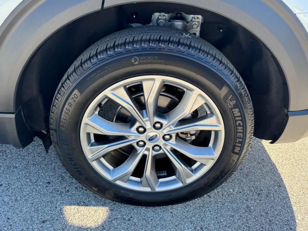 Certified 2023 Ford Explorer XLT w/ Equipment Group 202A AWD/4WD image 7