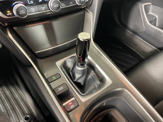 Used 2018 Honda Accord Sport image 9