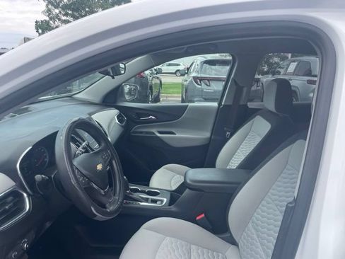 Used 2021 Chevrolet Equinox LS w/ LS Convenience Package FWD image 8