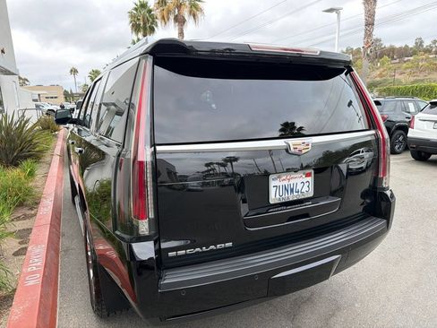Used 2018 Cadillac Escalade 4WD image 8