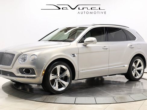 Used 2020 Bentley Bentayga Plug-In Hybrid image 1