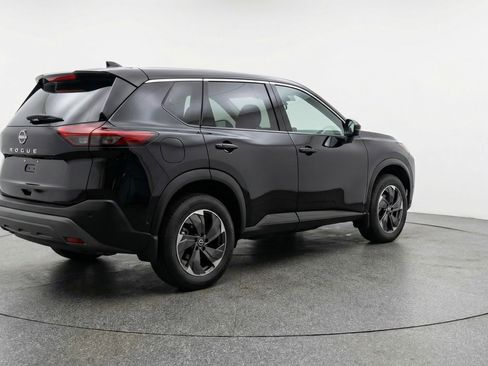 Used 2025 Nissan Rogue SV FWD image 9