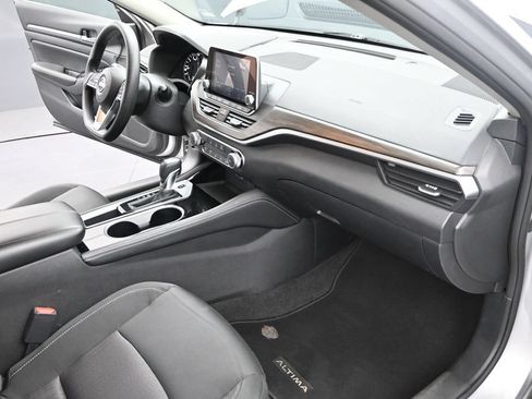 Used 2023 Nissan Altima 2.5 SV FWD image 27