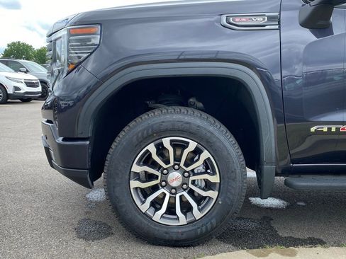 Used 2022 GMC Sierra 1500 AT4 w/ AT4 Premium Package AWD/4WD image 32