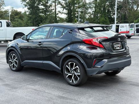 Used 2022 Toyota C-HR XLE FWD image 29