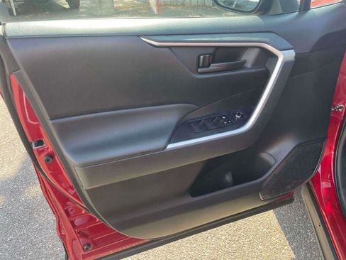 Used 2025 Toyota RAV4 LE AWD/4WD image 18