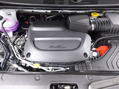 New 2027 Chrysler Pacifica Select FWD image 30