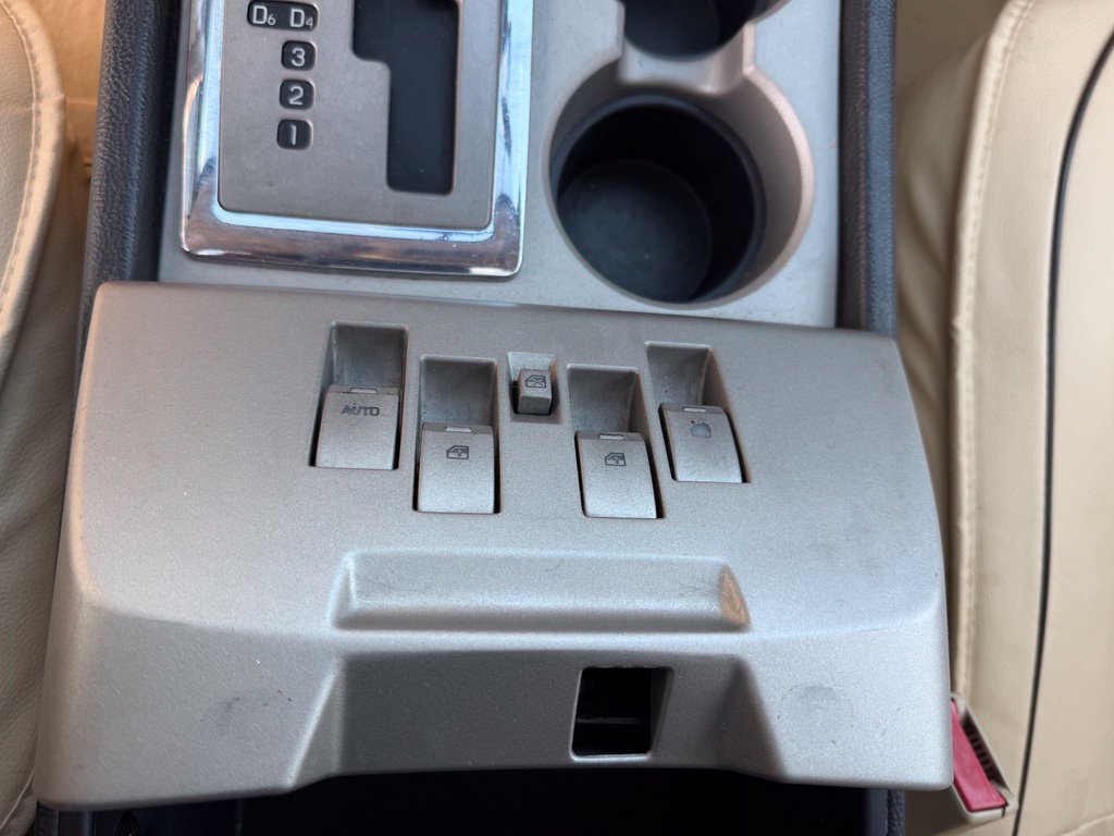 Used 2005 Lincoln Navigator Ultimate AWD/4WD image 28